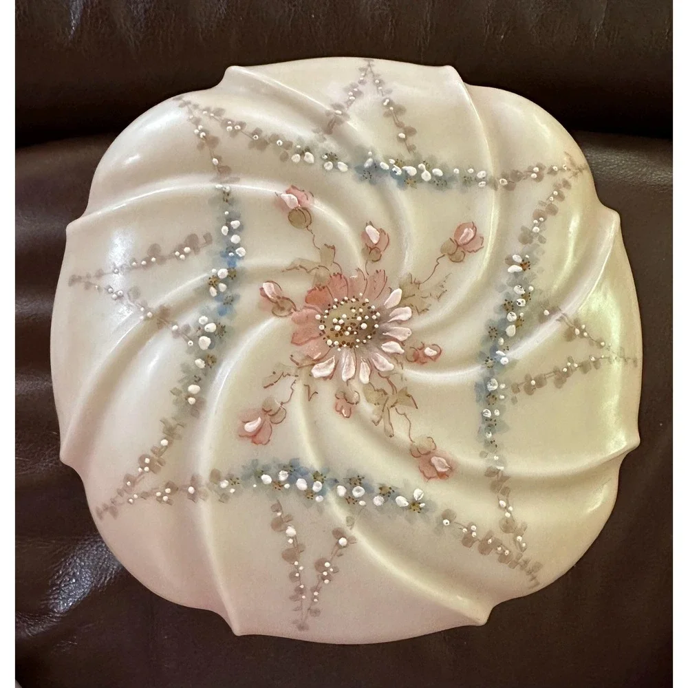 Victorian C. F. Monroe Wavecrest Glass 7" Dresser Box, Helmschmeid Swirl